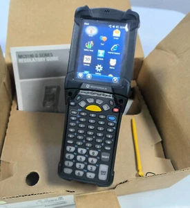 Motorola MC9190-GJ0SWEQA6WR scanner de codes à barres portable LORAX 1D Windows Mobile 6,5 - Photo 1 sur 6