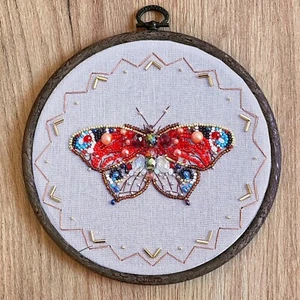 Kit de bordado de cuentas - Insecto, mariposa con cuentas, kit de artesanía hágalo usted mismo, kit de punta de aguja - Imagen 1 de 6