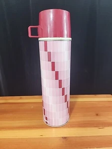Vintage Metal Pink & Red Rectangles King Seeley Thermos & Cup 1 Qt. # 241 OHP - Picture 1 of 14