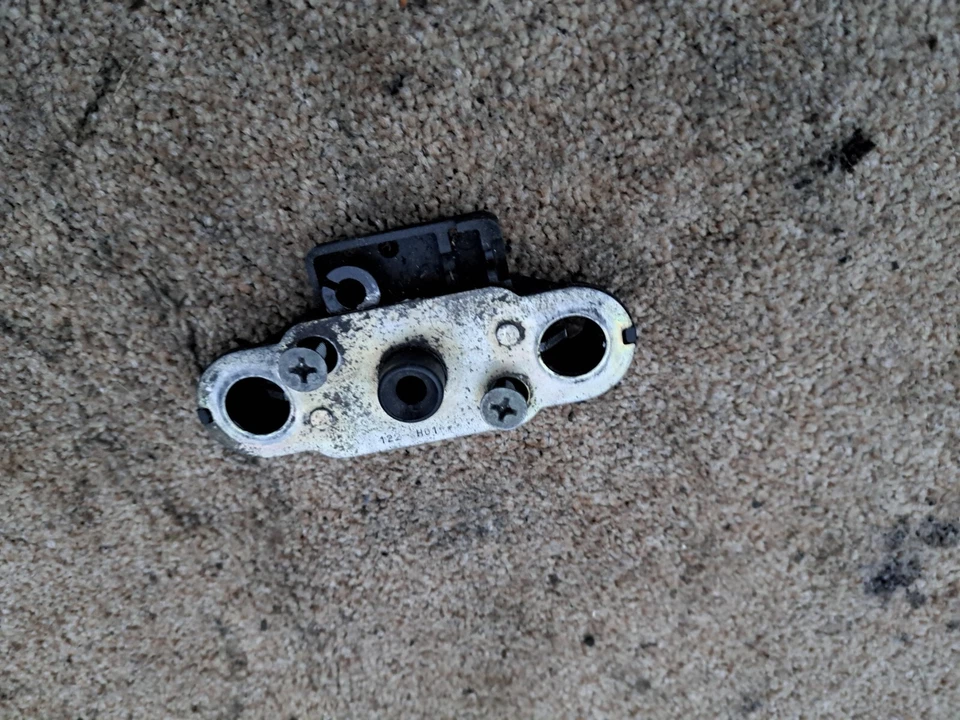 2000 SUZUKI BANDIT 600 GSF GSF600 ЗАМОК СИДЕНЬЯ В СБОРЕ - Изображение 1 из 4