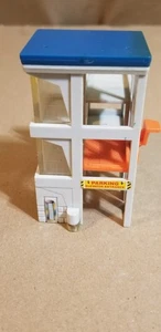 Oldtimer Micro Machines Autoservice City Parkhaus Autoreparatur Austausch - Bild 1 von 8