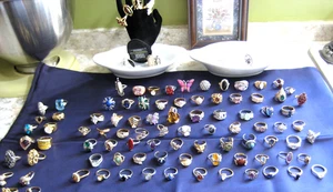 100 VTG COSTUME JEWELRY RINGS, SARAH COVENTY, PARKLANE, & MISC. SIGNED 70'S-80'S - Picture 1 of 24