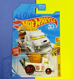 Hot Wheels Fast Foodie 2018 5/5 bollos de acero blanco con ruedas rojas de 5 radios 237/365 - Imagen 1 de 6