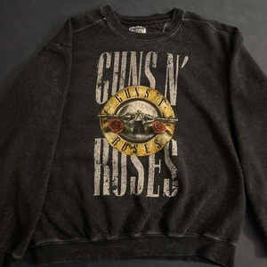 Guns & Roses, Gildan Premium Cotton Sweatshirt Size Medium - Picture 1 of 5