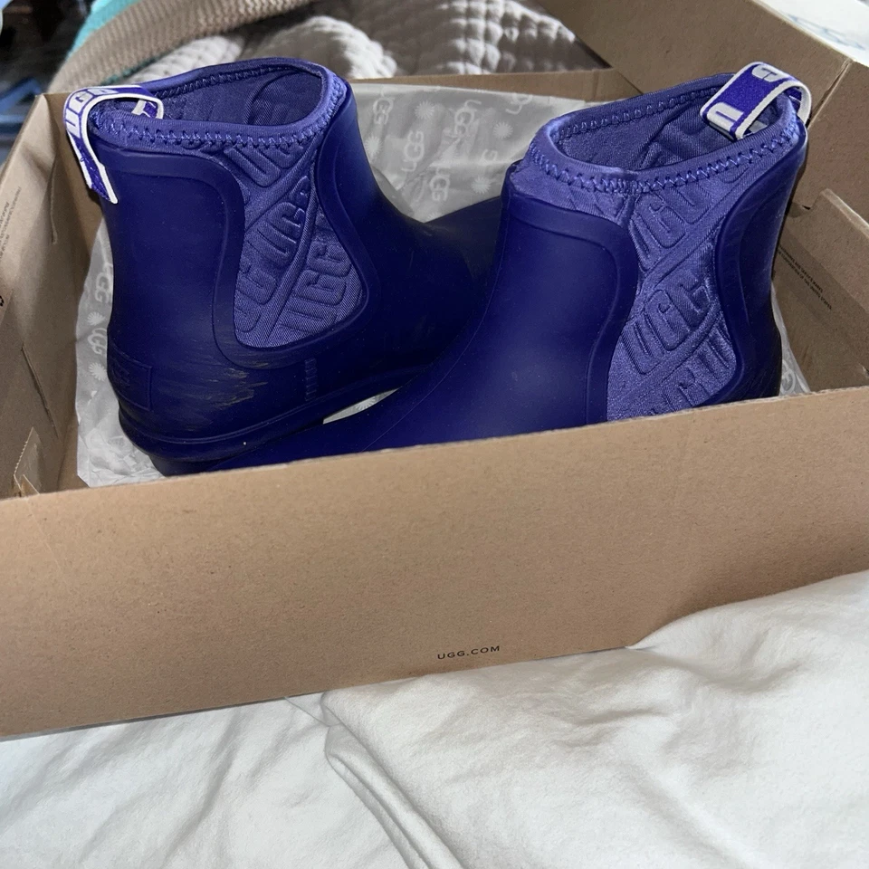 紫色 UGG 靴子 #UGG #紫色 8 码带盒状况良好 — 第 1/2 张图片