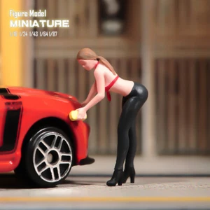 1/64 Sexy car cleaning girl Scene Miniatures Doll Figures For Car Vehicles Toy - Picture 1 of 7