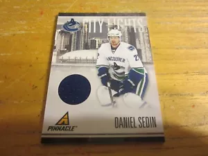 Daniel Sedin 2010-11 Pinnacle City Lights materiales #13 #'d 077/499 canucks de tarjetas - Imagen 1 de 2