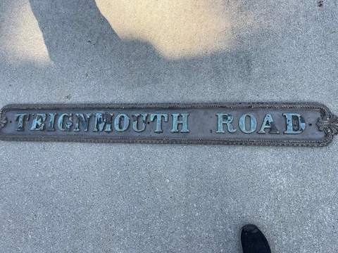 ANTIQUE LARGE CAST IRON TEIGNMOUTH ROAD PLAQUE SIGN 1”x8.5”x72” 70 lbs Cover