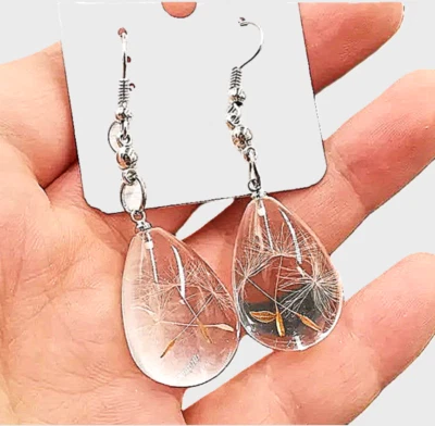 Pendientes colgantes de resina de diente de león real Forever Lucky Charm Foto 1 de 4