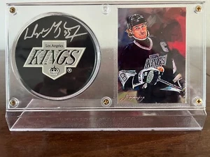 Wayne Gretzky Sammlung signierter Puck, gegradete Karten, LA Kings Pucks - Bild 1 von 7