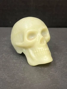 BRILLA EN LA OSCURIDAD ABALORIO CEREBRO CALAVERA AGITADOR HORROR HALLOWEEN - Imagen 1 de 3