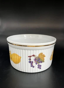 Royal Worcester Evesham Gold Rim Fluted 6" Souffle England EC Near Mint - Picture 1 of 9