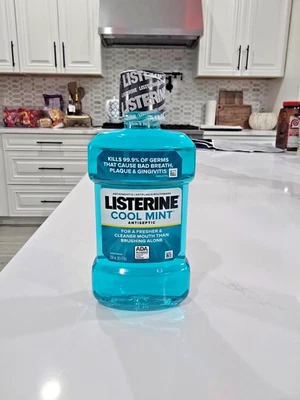 Cool Mint Antiseptic Mouthwash for Bad Breath, Plaque and Gingivitis, 250 Ml - Image 1 of 2