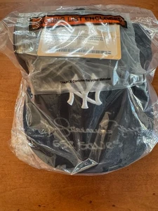 MARIANO RIVERA - AUTOGRAPHED CAP - 652 SAVES - GREATEST CLOSER EVER - RARE - NEW - Foto 1 di 16