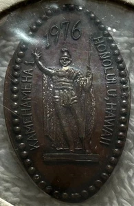 1976 SOUVENIR Stretched Penny KAMEHAMEHA MEDAL Token Honolulu Hawaii 2EL-35 34mm - Picture 1 of 2