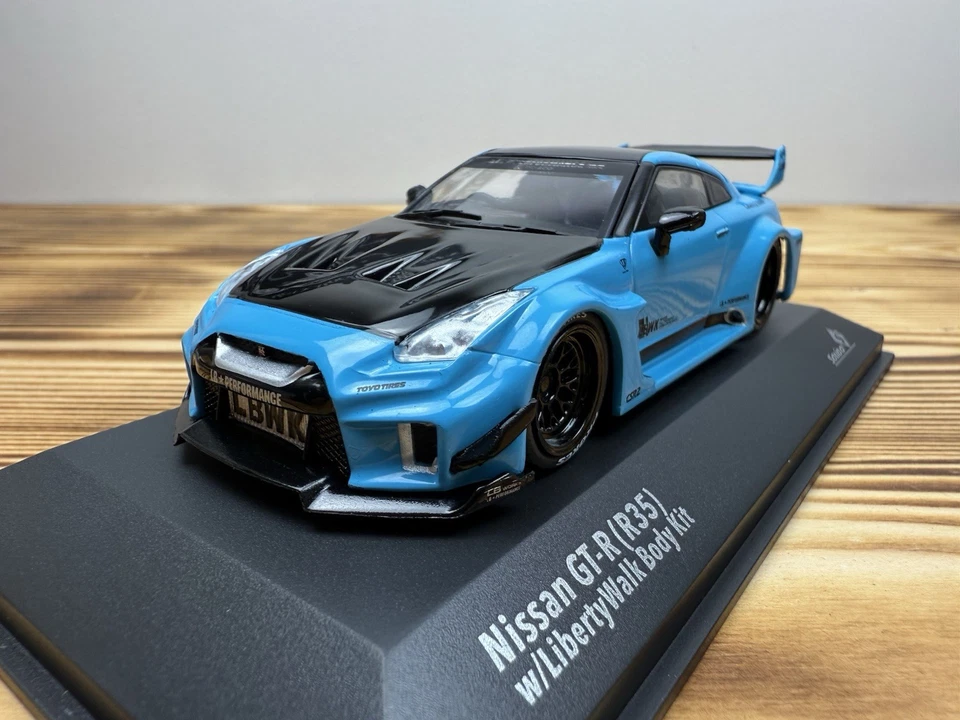 NISSAN GT-R (R35) LB WORKS SILHOUETTE COUPE 2019 BLUE/BLACK 1 43 Solido Auto Str