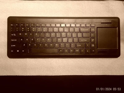 Insignia Wireless Keyboard NS-PNK6811 W/TOUCH PAD - Image 1 of 4