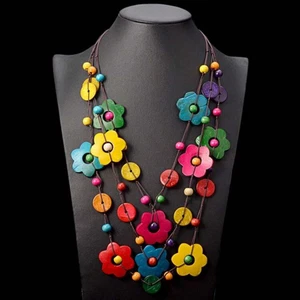 ROCKTHOSECURVES WOMENS WOODEN MULTI COLOUR FLOWER NECKLACE - Picture 1 of 4