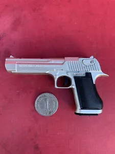 DESERT EAGLE 41/44 MAGNUM PISTOL MINIATURE TOY METAL VINTAGE GUN - Picture 1 of 19