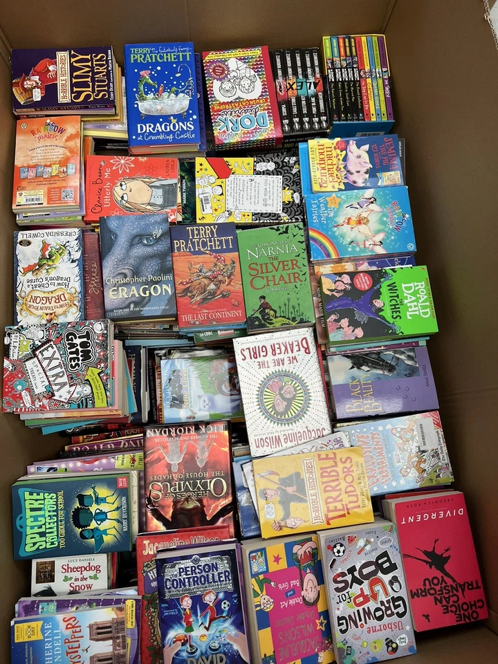 Teen/Children's Paperback/Hardback Fiction Books Job Lot 40-50 Random MixFreeP&P - Image 1 of 4