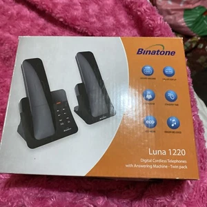 Binatone Luna 1220 Digital Cordless Phones With Answering Machine twin Pack - Picture 1 of 8