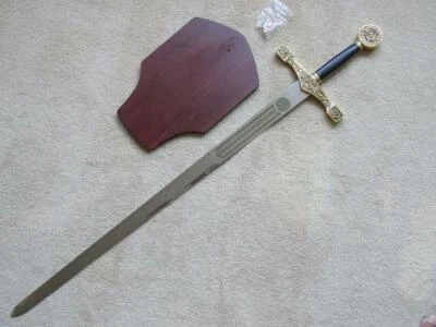 S0222 MOVIE KING ARTHUR ABRECARTAS EXCALIBUR CLIVE OWENS ESPADA/PLACA OURO 45" - Imagem 1 de 4