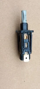 Interruptor final de iluminación de maletero Mercedes W 202 2018202110 - Imagen 1 de 4