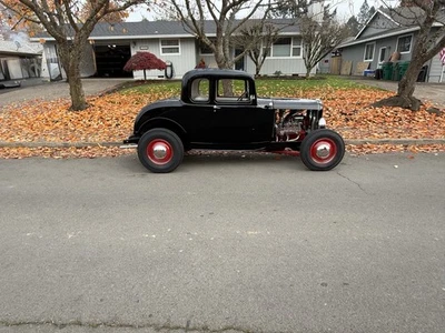 Ford 1932 cupé 5 ventanas Foto 1 de 4