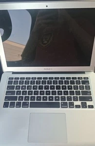 Apple MacBook Air 13-inch 2010 Core 2 Duo - Picture 1 of 4