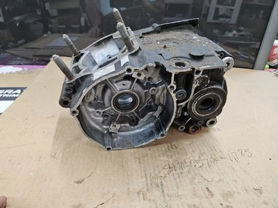 77 1977 Yamaha IT175 it 175 1w2-003899 OEM Case Cases Crankcase Engine Motor L R - Image 1 of 4