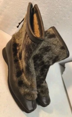 VTG 60s Bootinos by BF Goodrich, Faux Fur Moc Toe Eskimo Booties 6 1/2 P1022? - Image 1 of 4