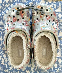 Crocs Disney World Parks Holiday Walts Lodge Hot Cocoa Christmas Size 7 5 - Picture 1 of 5