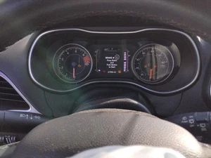 Speedometer Cluster 140 MPH 3.5" Screen Fits 19 CHEROKEE 2845637 - Picture 1 of 12