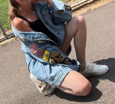 Chaqueta vaquera Lee vintage parcheada del ejército de Estados Unidos para niña talla XL Foto 1 de 4