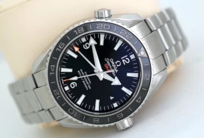 Reloj automático Omega Seamaster Planet Ocean GMT (2018) - 44 mm coaxial Foto 1 de 4