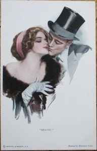 Harrison Fisher Artist Signed 1915 Glamour Postcard, Couple with Top Hat Kissing - Foto 1 di 1