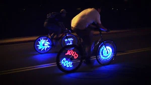 Luz LED de rueda de radios Fantasma BWL, programable, 24", una rueda (BK-2482) - Imagen 1 de 9