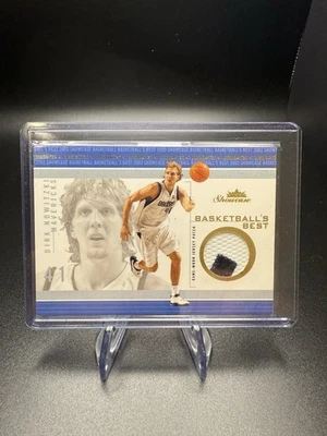 Parche de camiseta de baloncesto Fleer Showcase Dirk Nowitzki 2003-04 19/50 Foto 1 de 2