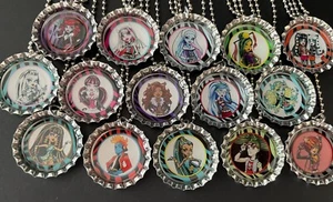 Collares temáticos Monster High Doll / 15 favores de fiesta / regalo amigo / San Valentín - Imagen 1 de 7