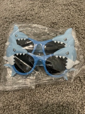 Очки солнцезащитные Shark детские молодежные (подходит для взрослых) 2 в упаковке!! Пластиковые сувениры для веселых вечеринок - Изображение 1 из 4