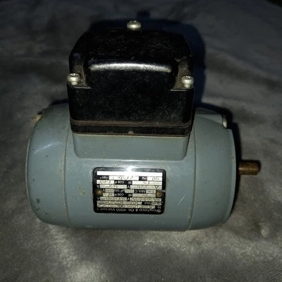GROSCHOPP DM70-40  Getriebemotor 220V  0,13A  / 0,2A Motor Elektromotor DM 70-40 - Bild 1 von 4