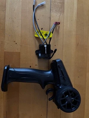 Transmisor Spektrum SLT2 y ESC 40A cepillado 2 en 1 y receptor - Arrma Typhon Meg Foto 1 de 3