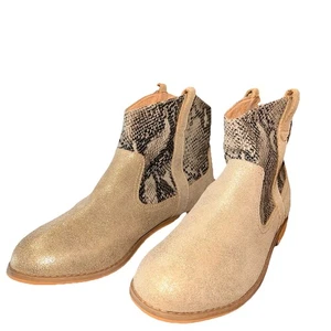 G.H. Bass & Co. Women’s Size 8 Snakeskin Print Glitter Shimmer Ankle Booties - Picture 1 of 8