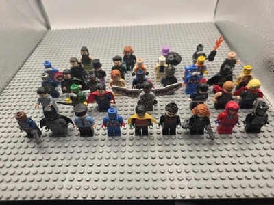 LOTE (35+) de minifiguras LEGO Superheroes Marvel e DC - Imagem 1 de 4