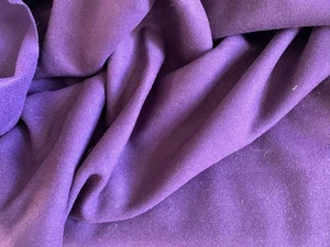 Weicher Wollstoffrest - Deep Purple - 108 cm x 146 cm (Ausschnitt 49 cm x 76 cm) - Bild 1 von 6