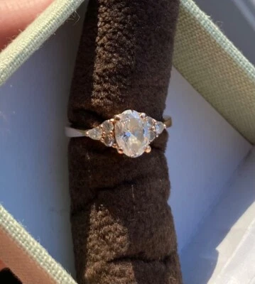 Anillo de compromiso de oro rosa de 14 quilates con diamantes naturales de 1,41 quilates Foto 1 de 4