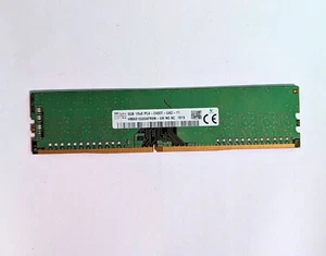 RAM SK HYNIX 1X 8GB DDR4 2400MHz DIMM PC4-19200 1.2V DESTKOP PC4-2400-T 288 PIN - Foto 1 di 2