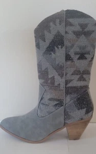 Gray Jacquard 8 W Cowboy Boots Tribal Aztec Print Fabric Faux Leather Shaft - Picture 1 of 3
