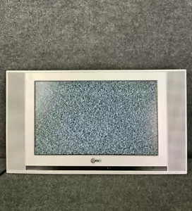 LG RM-17LZ50 Digital Audio Sound 17" XGA 1280x768 LCD Color Television In Silver - Picture 1 of 15