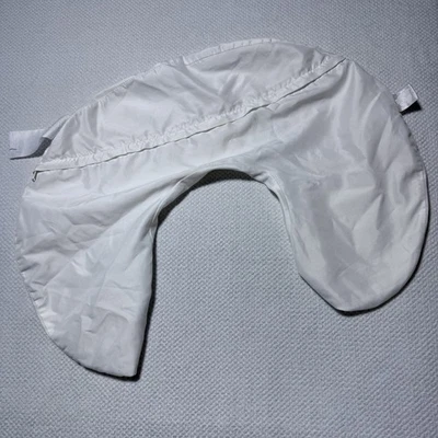 Bobby Brand White Zip Pillow Protector/Cover - Good Condition - Image 1 of 4